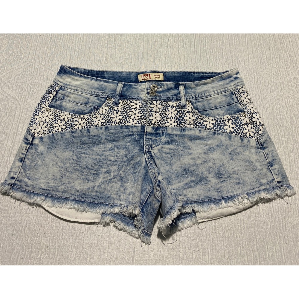 lei Ashley Shorts Juniors 9 Denim Blue Acid Wash Crochet Lace Trim Frayed Hem - Picture 1 of 10